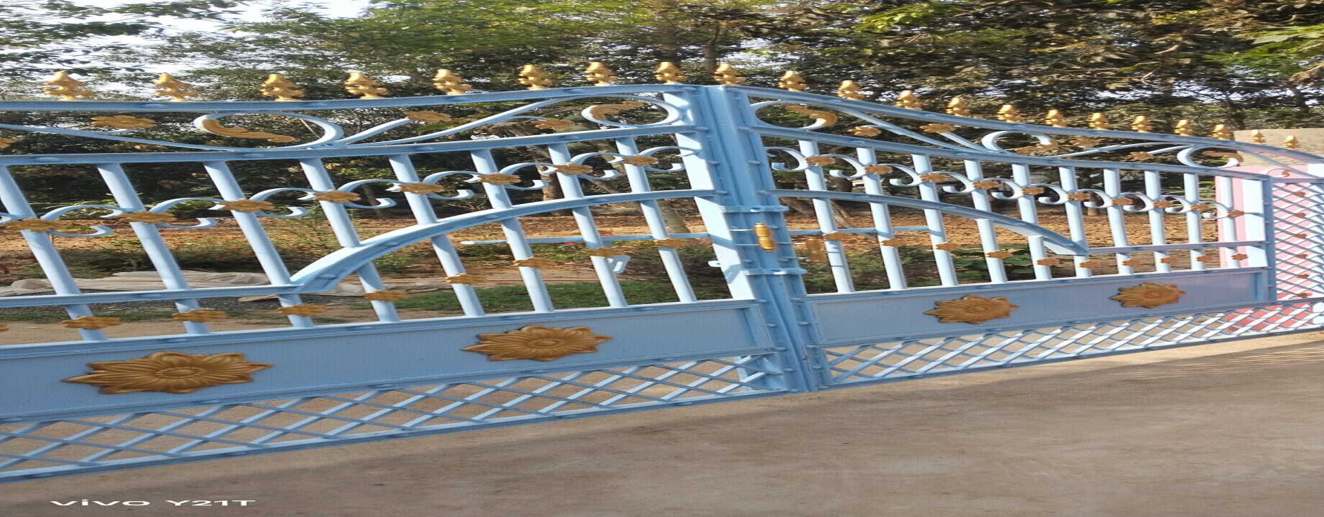 স্কুলের প্রধান গেট